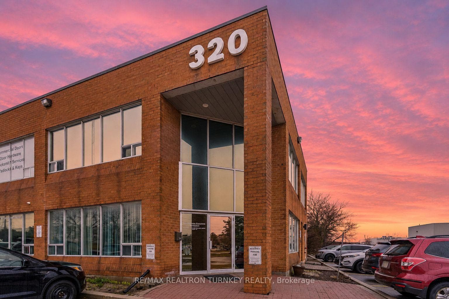 320 Harry Walker Parkway N 13, Newmarket, ON L3Y 7B4