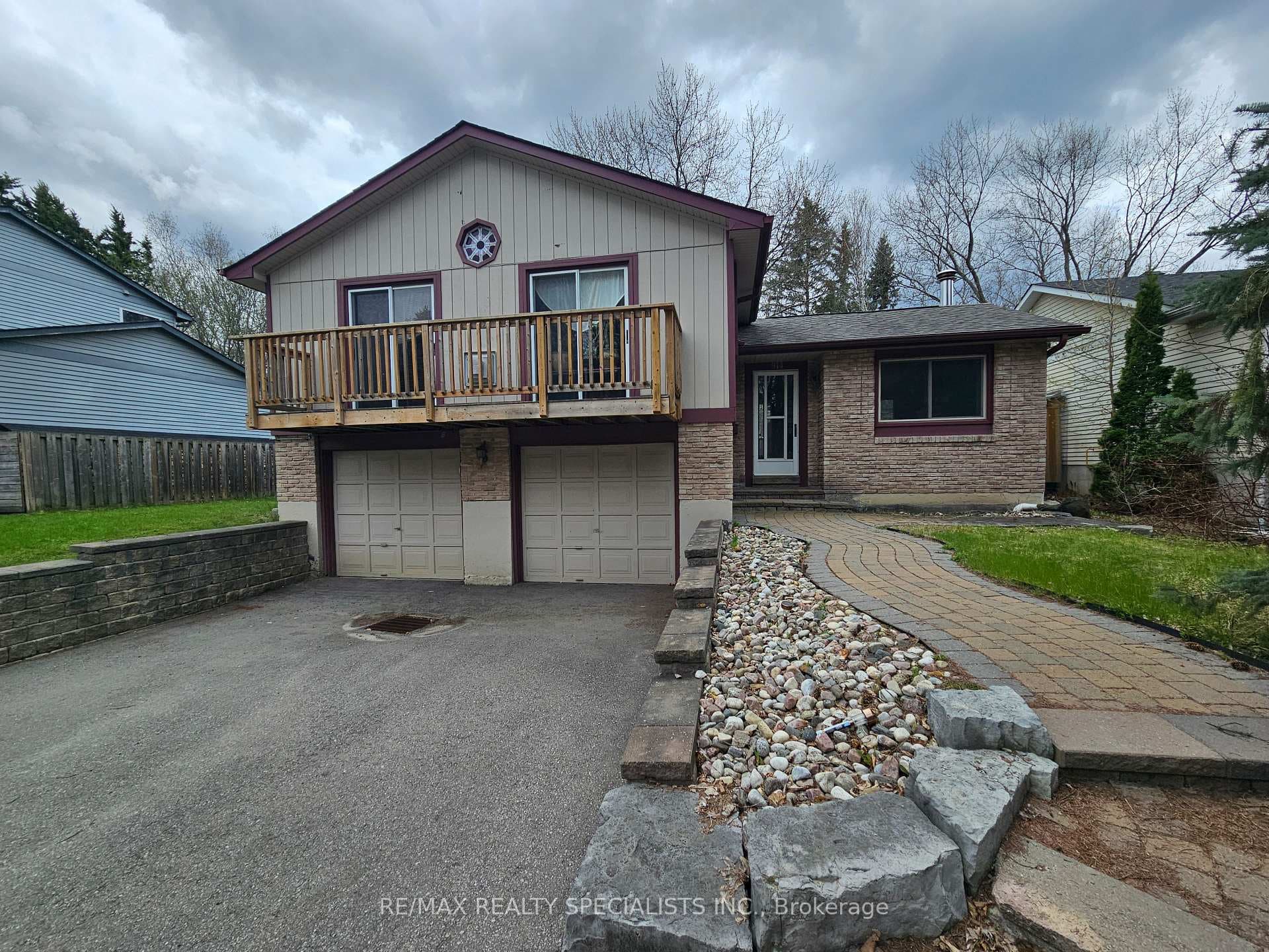 914 JANETTE Street, Newmarket, ON L3Y 5K2