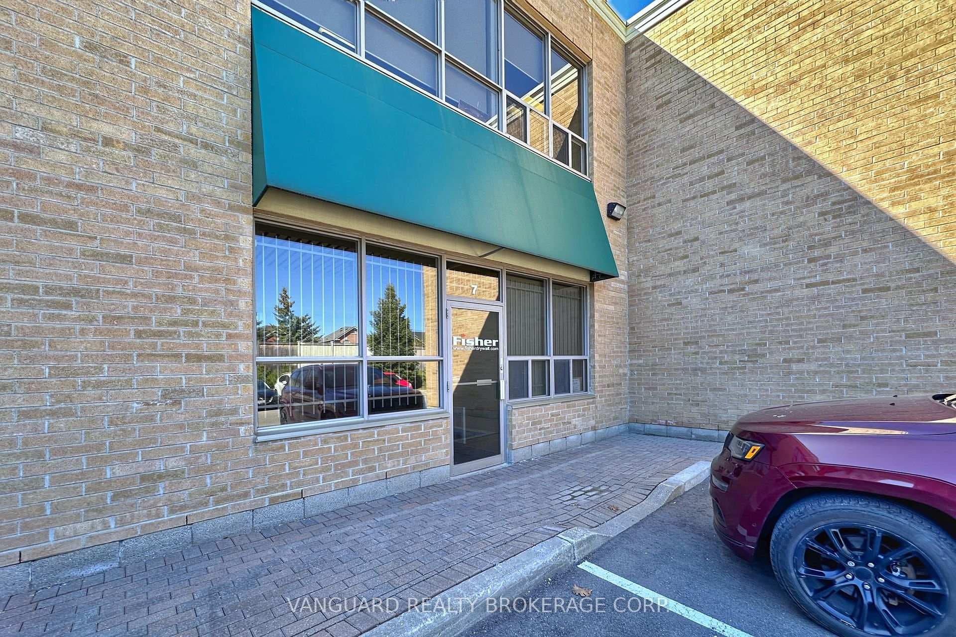 411 Confederation Parkway 7, Vaughan, ON L4K 3P7