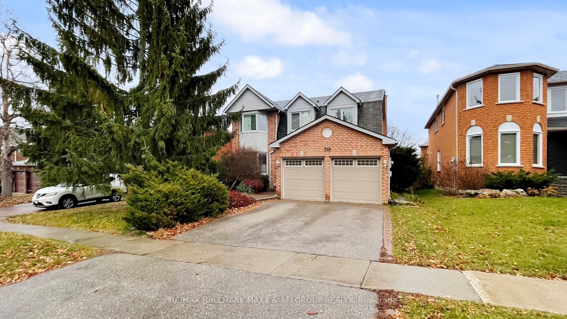 719 Shanahan Boulevard, Newmarket, ON L3X 1P8