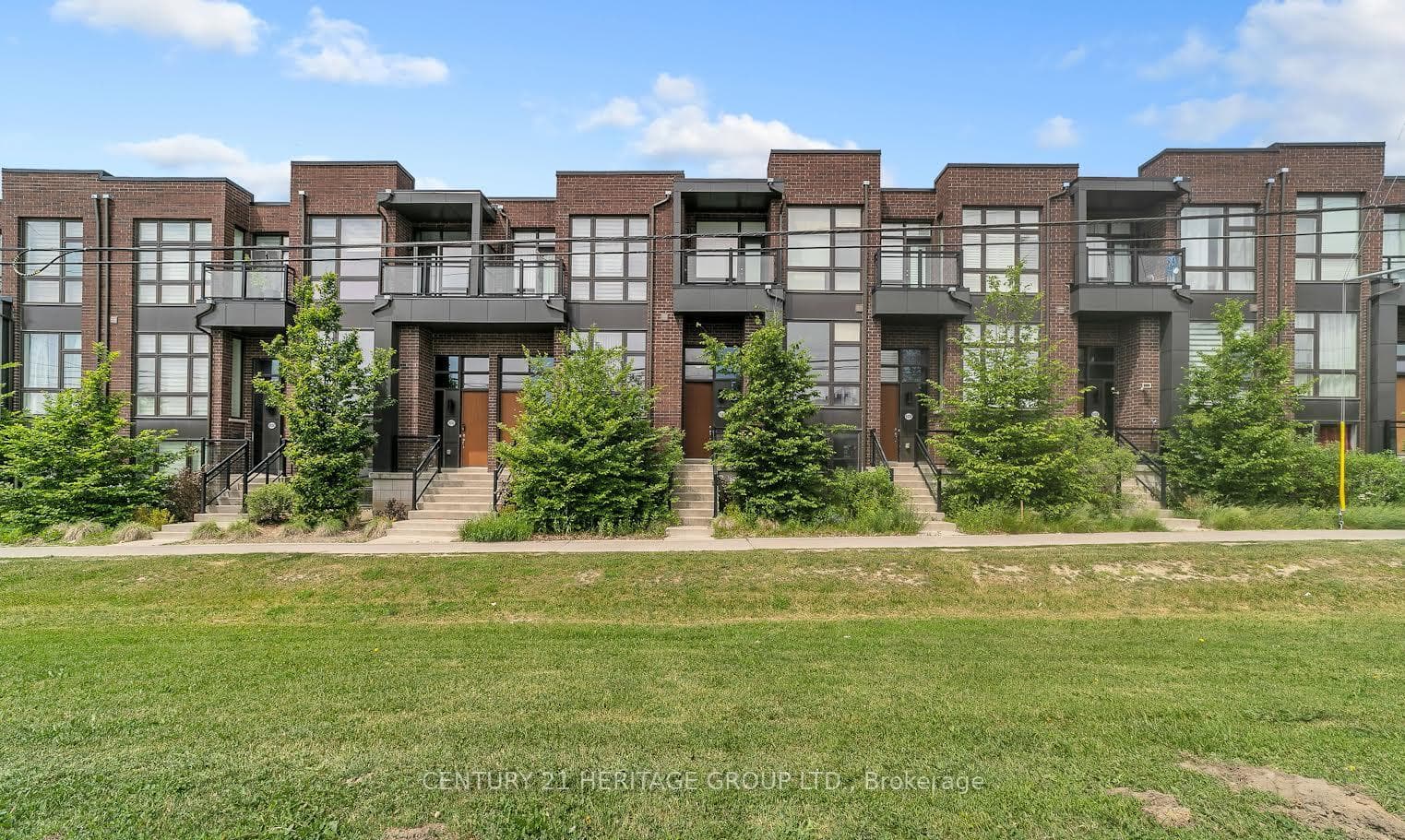 9136 Bathurst Street, Vaughan, ON L4J 0K1