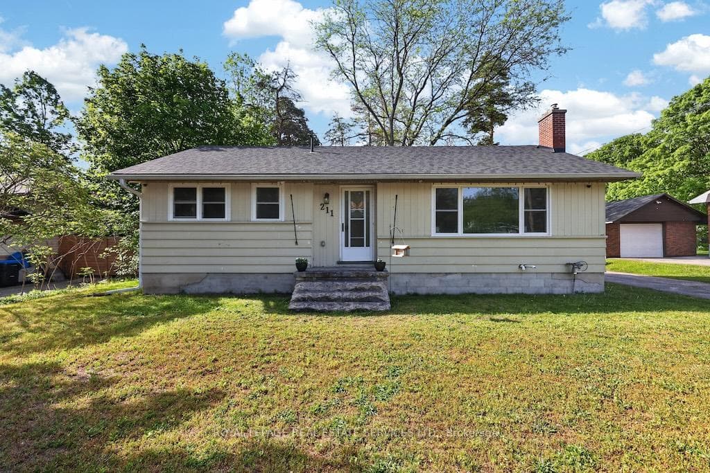 211 McCrea Drive, Clearview, ON L0M 1S0