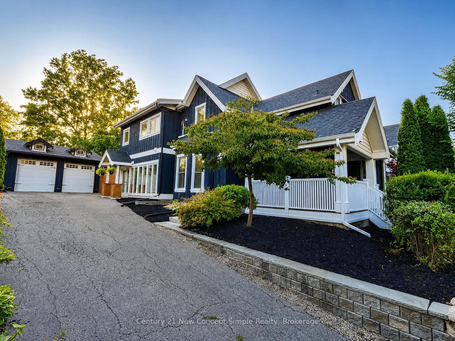 56 Machell Avenue, Aurora, ON L4G 2R7