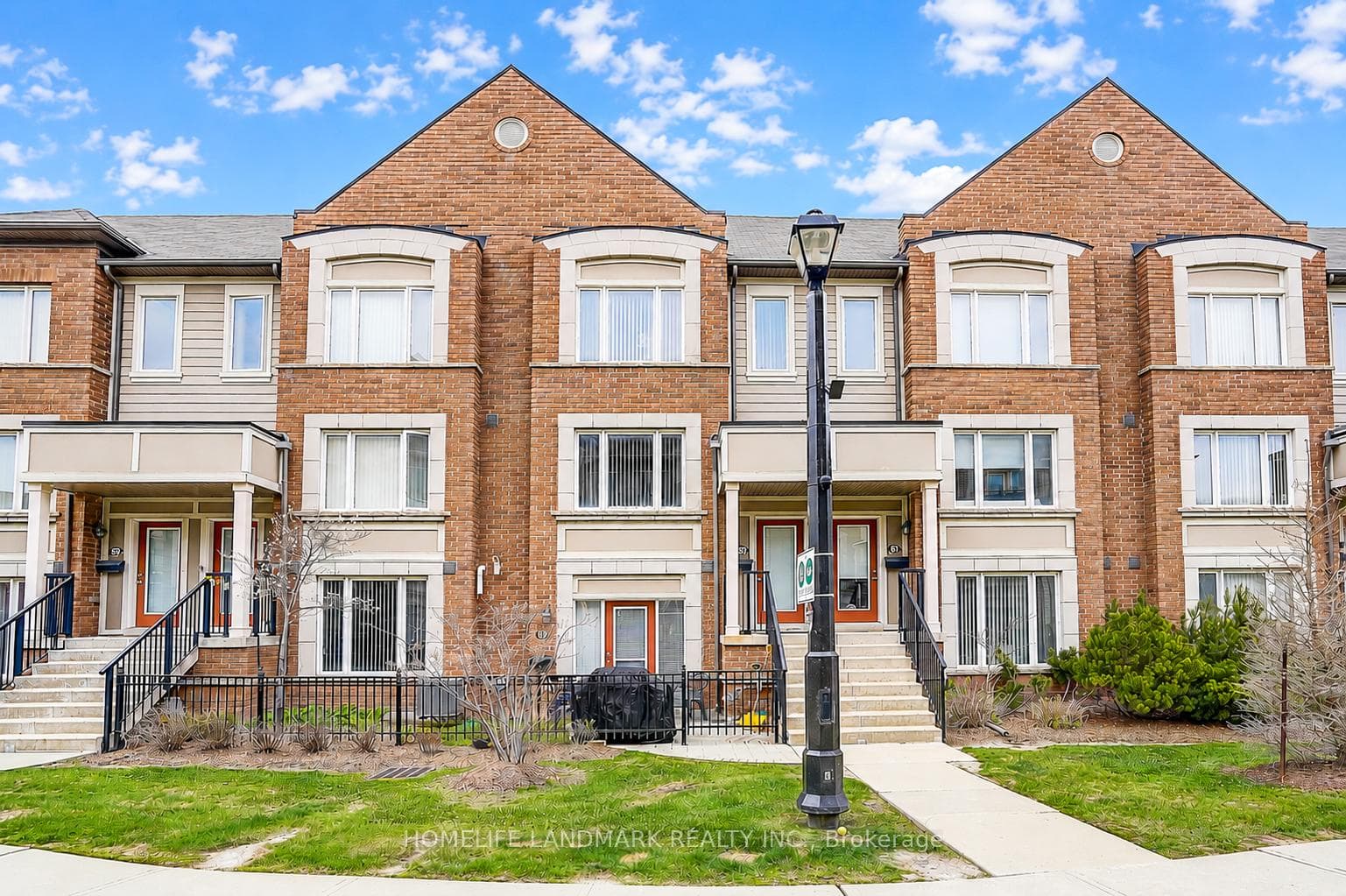 61 Burton Howard Drive, Aurora, ON L4G 0S1