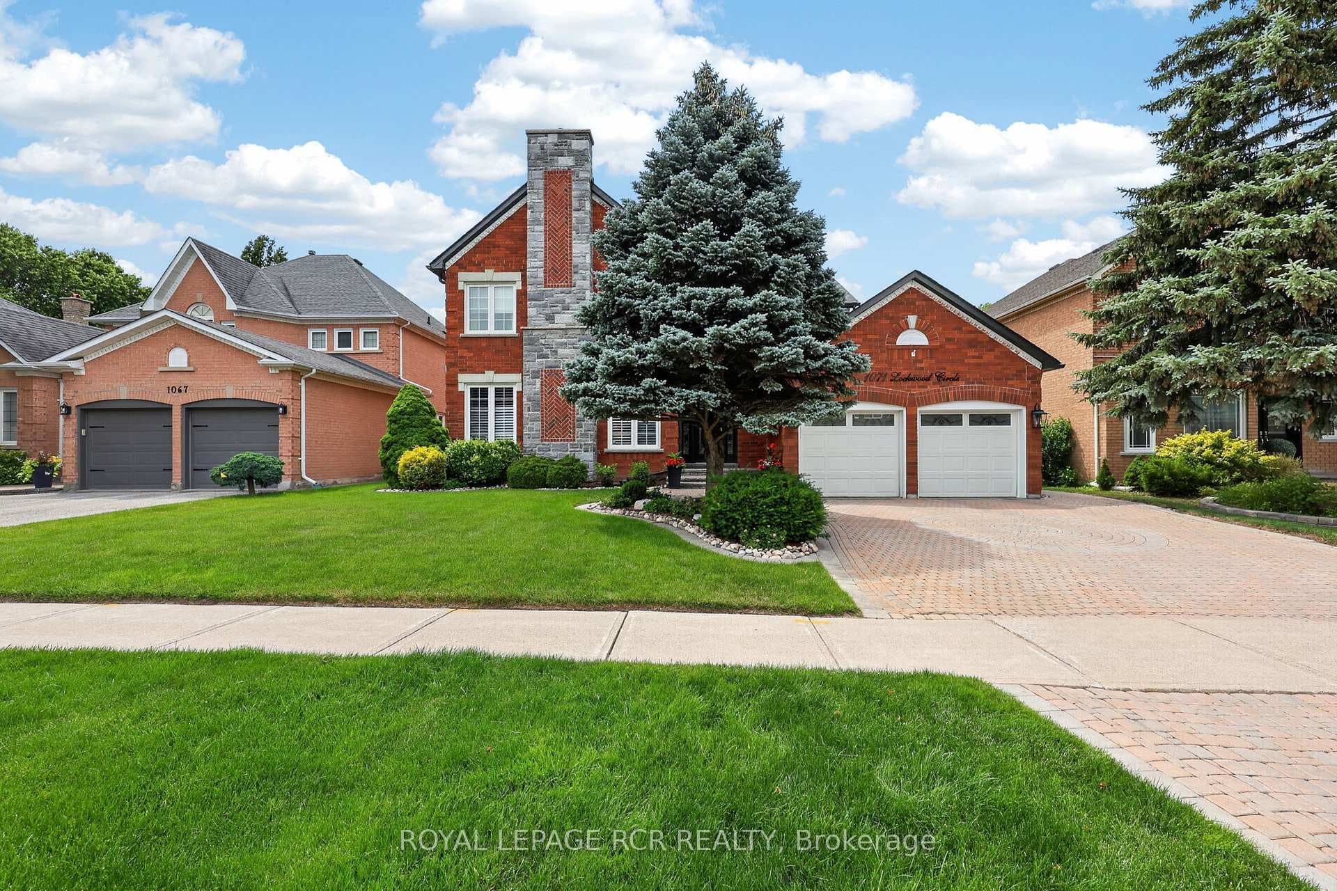 1071 Lockwood Circle, Newmarket, ON L3X 1M2