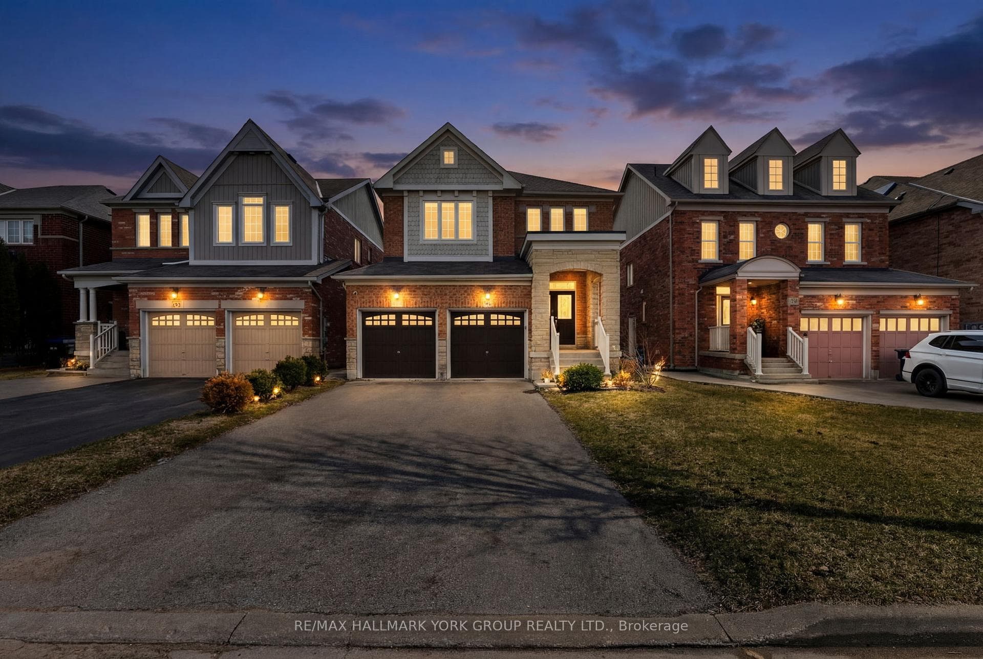 35 Amberwing Landing, Bradford West Gwillimbury, ON L3Z 0H9
