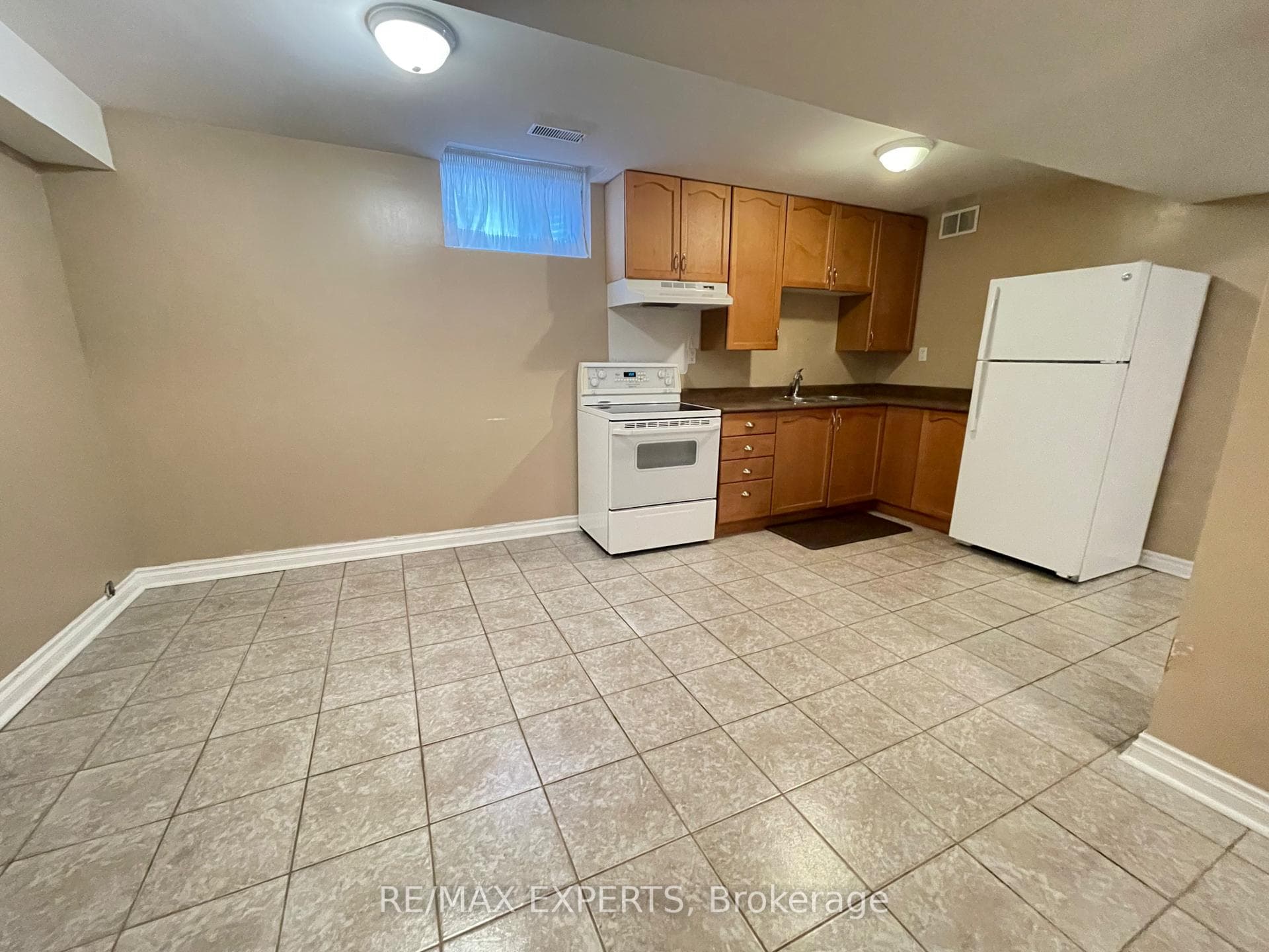 176 Kingsview Drive BSMT, Vaughan, ON L4H 2Z3