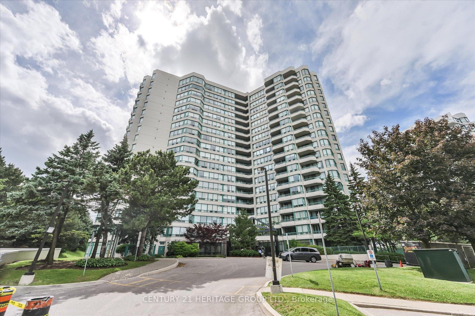 7250 Yonge Street 410, Vaughan, ON L4J 7X1