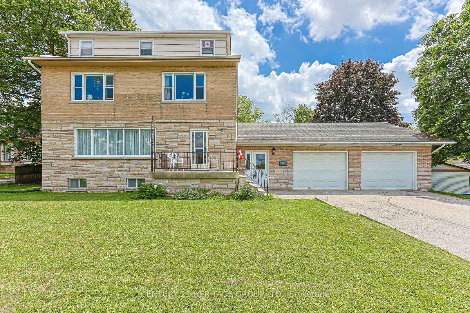 1036 Jacarandah Drive, Newmarket, ON L3Y 3G8