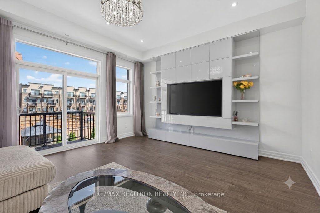 209 Arianna Crescent, Vaughan, ON L6A 4Z9
