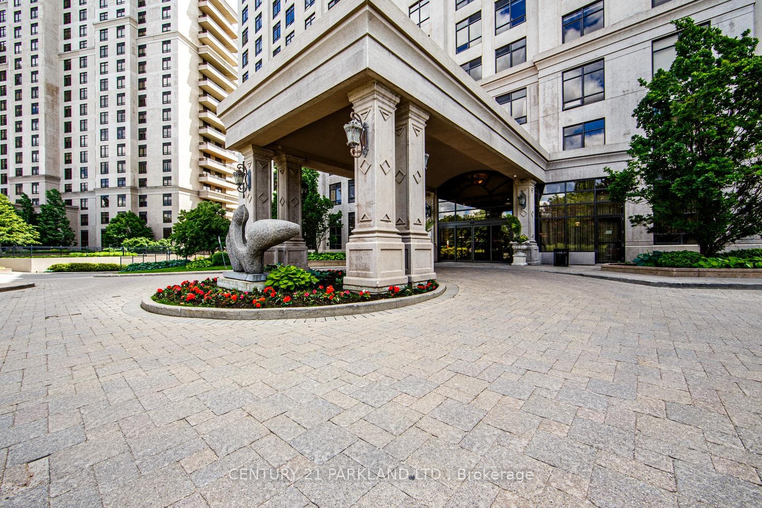 9235 Jane Street 501, Vaughan, ON L6A 0J8